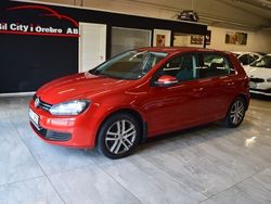 Röd Begagnad 2011 VW Golf VII Halvkombi | 74 900 kr (Marknadspris)