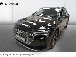 Svart Begagnad 2022 Audi e-tron SUV | 348 900 kr (Bra pris)