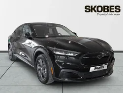 Svart Begagnad 2021 Ford Mustang Mach-E SUV | 358 900 kr (Superpris)