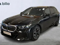 Svart Begagnad 2024 BMW 530e M Sport Kombi | 699 000 kr (Marknadspris)