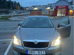 Grå Begagnad 2012 Skoda Octavia Elegance Halvkombi | 40 999 kr (Bra pris)