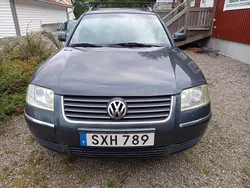 Grå Begagnad 2002 VW Passat Highline Kombi | 15 000 kr (Superpris)