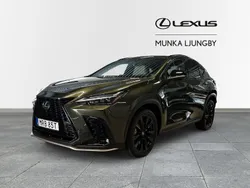 Grön Begagnad 2023 Lexus NX450h+ Sport Line SUV | 639 900 kr (Marknadspris)