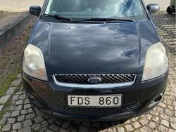 Svart Begagnad 2007 Ford Fiesta Halvkombi | 12 000 kr (Bra pris)