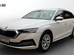 Vit Begagnad 2023 Skoda Octavia Style Kombi | 319 000 kr (Marknadspris)