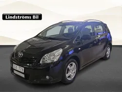 Svart Begagnad 2010 Toyota Verso Minibuss | 119 900 kr