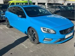 Blå Begagnad 2014 Volvo V60 Momentum Kombi | 190 000 kr (Dyr)