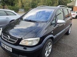 Svart Begagnad 2003 Opel Zafira Minibuss | 17 000 kr