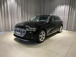 Svart Begagnad 2022 Audi e-tron Proline SUV | 389 900 kr (Bra pris)