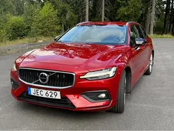 Röd Begagnad 2019 Volvo V60 Momentum Kombi | 187 000 kr (Lite dyr)