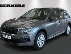 Grå Begagnad 2024 Skoda Kamiq Selection SUV | 269 900 kr (Marknadspris)