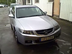 Silver Begagnad 2003 Honda Accord Executive Sedan | 29 500 kr (Marknadspris)
