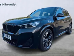 Svart Begagnad 2023 BMW iX1 M Sport SUV | 479 900 kr (Marknadspris)
