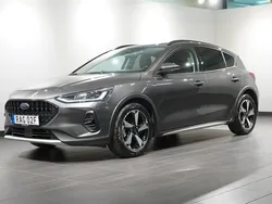 Grå (magnetic) Begagnad 2022 Ford Focus Active Halvkombi | 229 900 kr (Marknadspris)