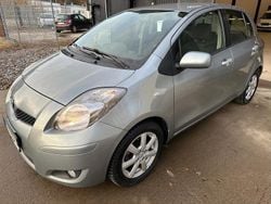 Grå Begagnad 2011 Toyota Yaris Halvkombi | 24 900 kr (Bra pris)