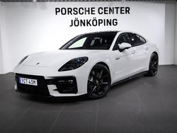 Grå (grey) Begagnad 2025 Porsche Panamera 4 Sedan | 1 750 000 kr