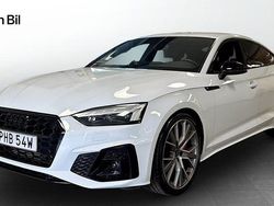 Vit Begagnad 2023 Audi A5 Sportback Competition Halvkombi | 464 000 kr (Marknadspris)