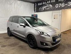 Grå Begagnad 2013 Peugeot 5008 Minibuss | 79 900 kr (Marknadspris)