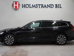 Svart Begagnad 2023 Volvo V60 Core Kombi | 409 900 kr (Marknadspris)
