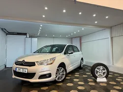 Vit Begagnad 2014 Citroën C4 Halvkombi | 59 999 kr (Marknadspris)