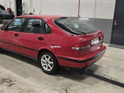 Röd Begagnad 2000 Saab 9-3 Halvkombi | 19 500 kr (Marknadspris)