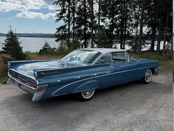 Ljusblå Begagnad 1959 Pontiac Bonneville Sportkupé | 689 000 kr