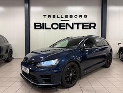 Mörkblå Begagnad 2015 VW Golf VII R Kombi | 239 900 kr (Marknadspris)