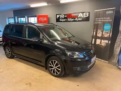 Svart Begagnad 2013 VW Touran Minibuss | 99 900 kr (Dyr)