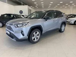 Silver Begagnad 2020 Toyota RAV4 Hybrid SUV | 329 900 kr (Dyr)