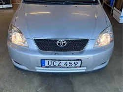 Silver Begagnad 2003 Toyota Corolla Halvkombi | 23 000 kr (Marknadspris)