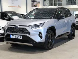 Grå (silver metallic) Begagnad 2020 Toyota RAV4 Hybrid Style SUV | 339 900 kr (Marknadspris)