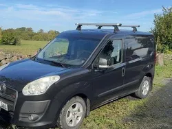 Svart Begagnad 2011 Fiat Doblò Minibuss | 32 000 kr (Marknadspris)
