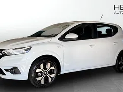 Vit (white) Ny 2025 Dacia Sandero Expression Halvkombi | 219 900 kr (Bra pris)