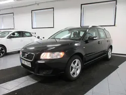 Svart Begagnad 2009 Volvo V50 Summum Kombi | 29 500 kr (Marknadspris)