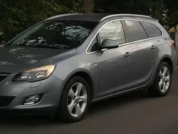 Grå Begagnad 2012 Opel Astra Kombi | 49 900 kr (Marknadspris)