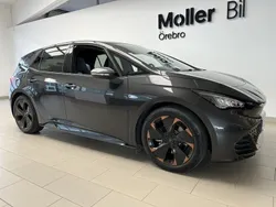 Mörkgrå (quasar grey metallic) Begagnad 2022 Cupra Born Halvkombi | 309 000 kr (Marknadspris)