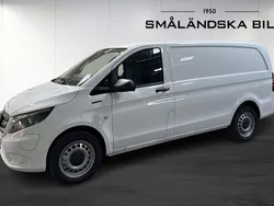 Vit Begagnad 2023 Mercedes e-Vito Minibuss | 590 000 kr