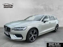 Vit Begagnad 2022 Volvo V60 Inscription Kombi | 446 000 kr (Marknadspris)