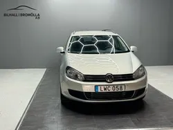 Ljusbrun (brun) Begagnad 2011 VW Golf VI Kombi | 72 900 kr (Marknadspris)