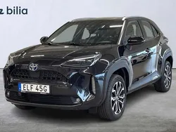 Svart Begagnad 2022 Toyota Yaris Cross Active SUV | 279 900 kr (Marknadspris)