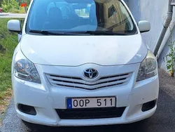 Vit Begagnad 2010 Toyota Verso Minibuss | 55 000 kr (Bra pris)