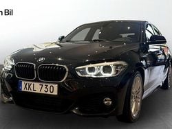 Svart Begagnad 2018 BMW 118 Halvkombi | 189 900 kr (Marknadspris)