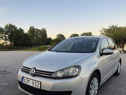 Brun Begagnad 2011 VW Golf VI Halvkombi | 52 000 kr (Marknadspris)