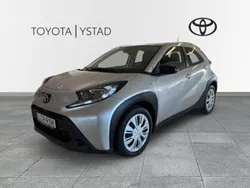 Silver Begagnad 2023 Toyota Aygo X-play Halvkombi | 169 000 kr (Marknadspris)