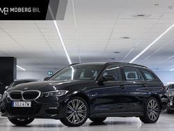Svart Begagnad 2022 BMW 330e M Sport Kombi | 339 900 kr (Marknadspris)