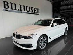 Vit Begagnad 2019 BMW 520 Sport Line Kombi | 289 900 kr (Marknadspris)