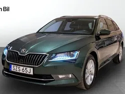 Grön Begagnad 2019 Skoda Superb Style Kombi | 239 900 kr (Marknadspris)