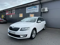 Vit Begagnad 2014 Skoda Octavia Ambition Kombi | 72 500 kr (Marknadspris)