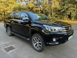 Svart Begagnad 2017 Toyota HiLux Pickup | 329 000 kr (Lite dyr)