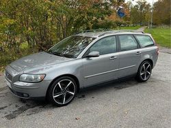 Grå Begagnad 2004 Volvo V50 Kombi | 28 000 kr (Marknadspris)